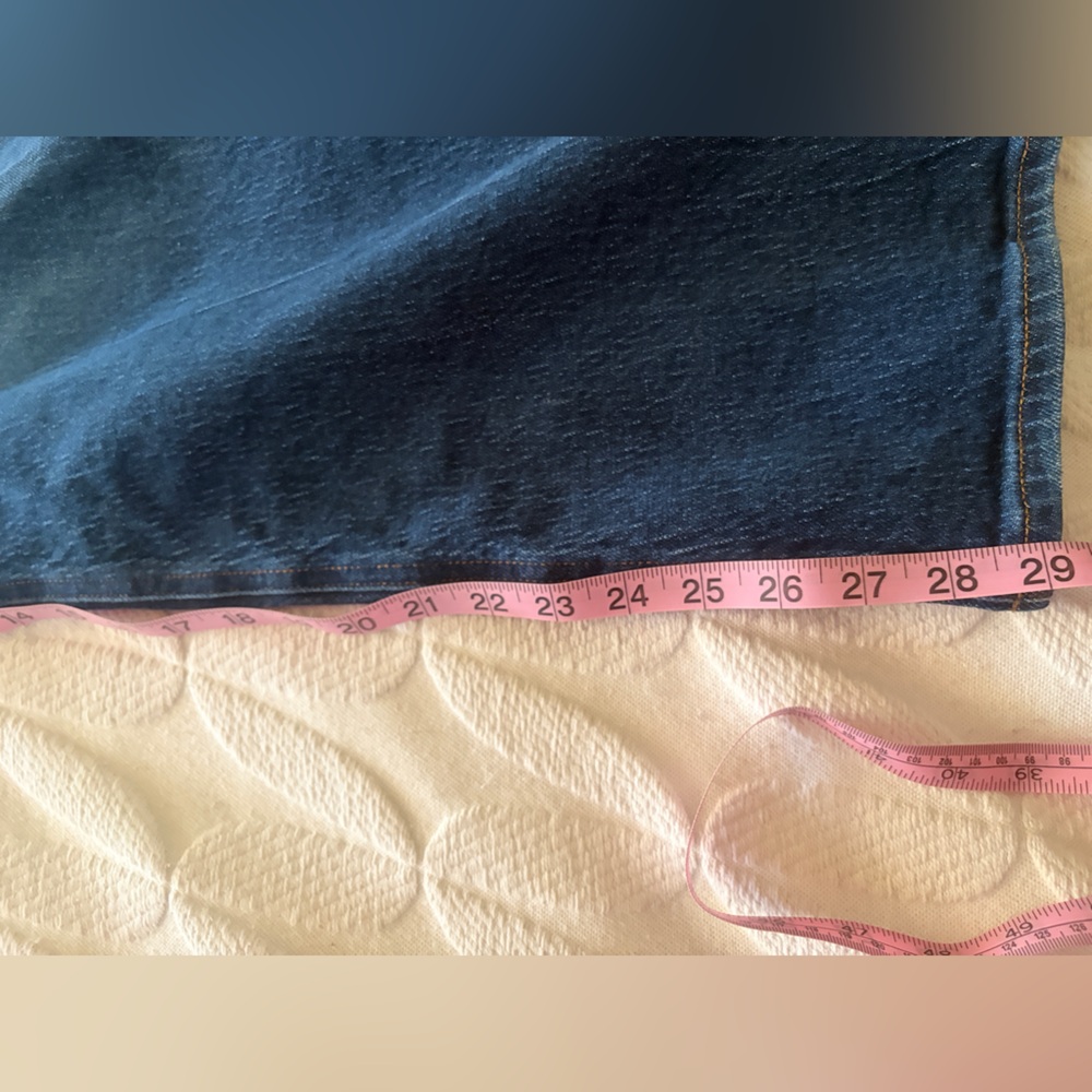 Like new barely worn Quince Bella Stretch relaxed straight jeans size 32. - Picture 9 of 15